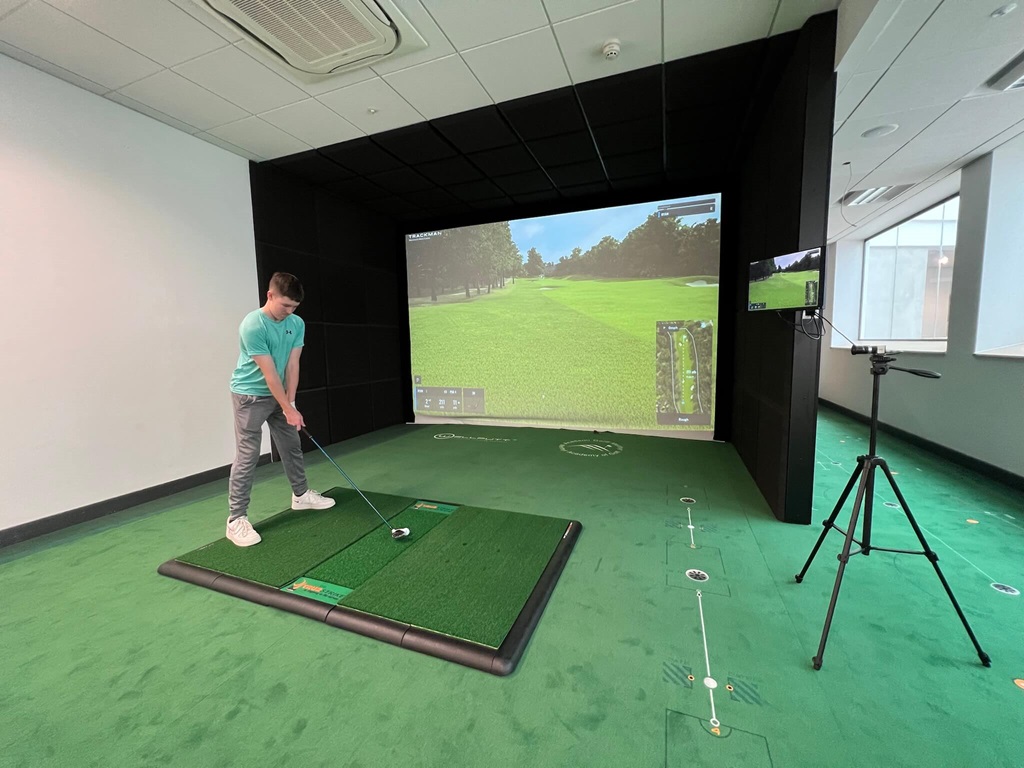 Master Your Swing: Golf Simulator Fun in Cleveland